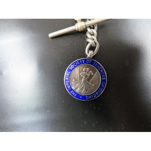 399 - A GENTS WHITE METAL DOUBLE ALBERT POCKET WATCH CHAIN WITH SILVER FOB MEDAL