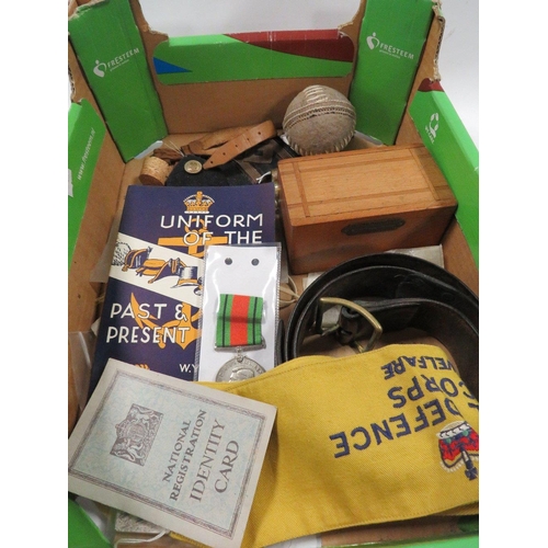 428 - A BOX OF MILITARY ITEMS AND COLLECTABLES ETC