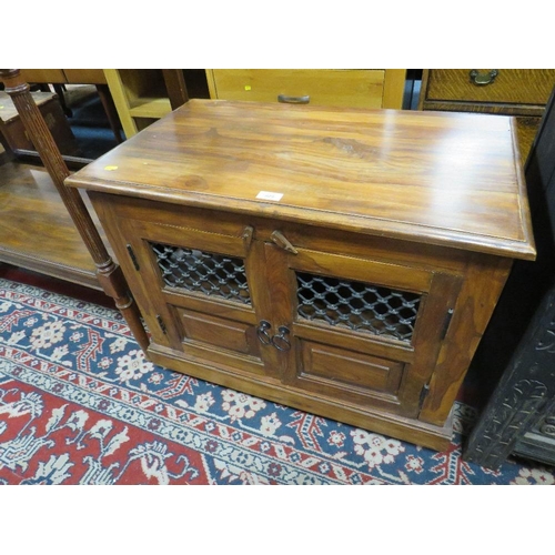 805 - A COLONIAL STYLE CABINET