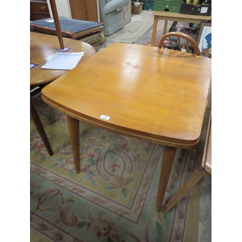 815 - A VINTAGE DRAWLEAF DINING TABLE