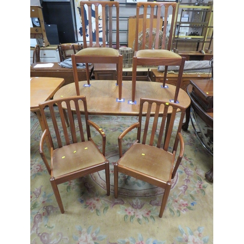 816 - A MID CENTURY TEAK EXTENDING DINING TABLE & FOUR CHAIRS