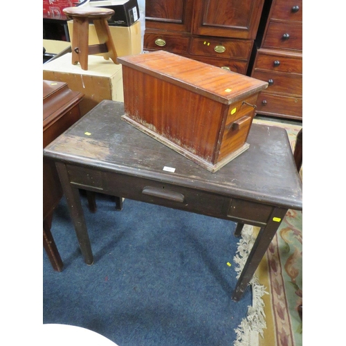 821 - A VINTAGE DESK AND A DRAWER (2)