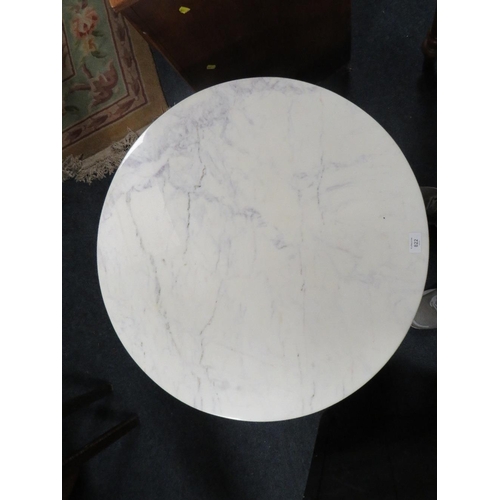 822 - A MODERN MARBLE TOPPED CIRCULAR LAMP TABLE