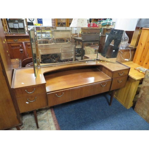 829 - A MID CENTURY MEREDEW DRESSING TABLE