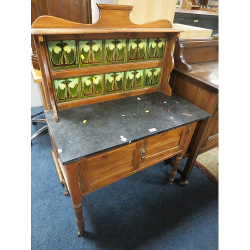 833 - AN ANTIQUE MARBLE TOPPED WASHSTAND