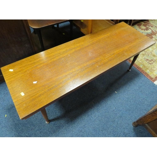 839 - A MID CENTURY SERVING TROLLEY, COFFEE TABLE AND OCCASIONAL LAMP TABLE (3)