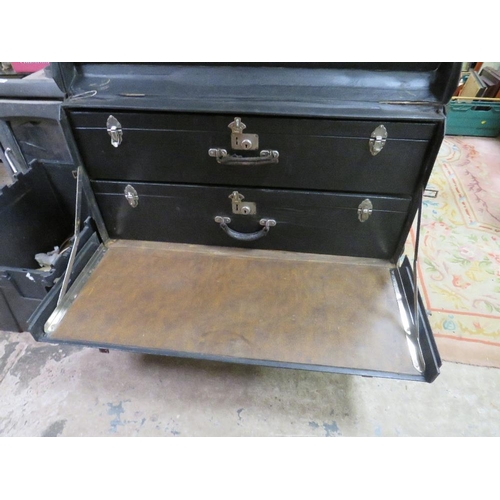 847 - A VINTAGE CAR REAR TRAVELLING TRUNK 72 X 95CM