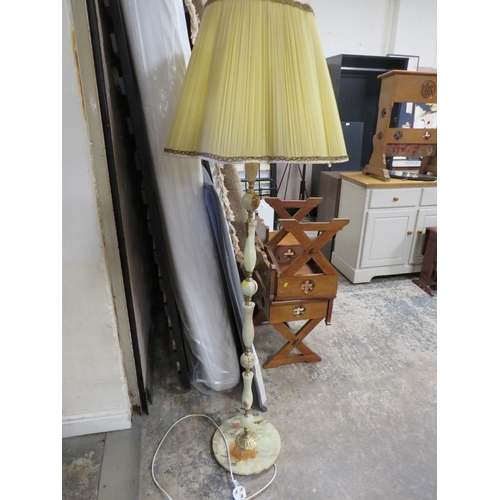 852 - A RETRO ONYX STANDARD LAMP