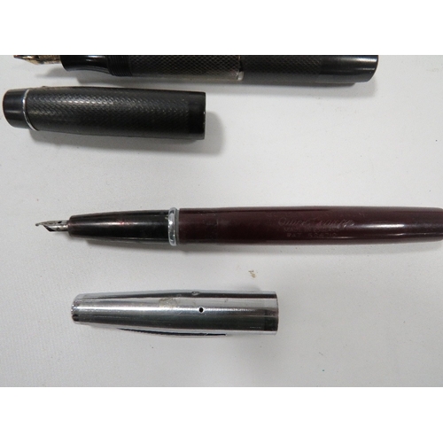 437 - A QUANTITY OF VINTAGE PENS