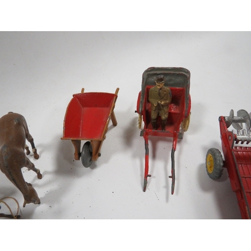 441 - A BOX CONTAINING VINTAGE METAL FARM ANIMALS ETC