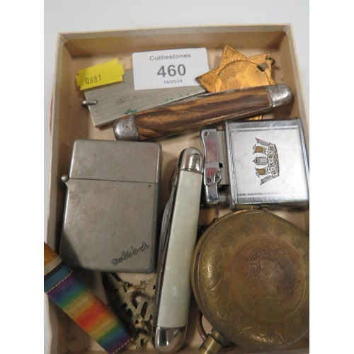 460 - A SMALL TRAY OF COLLECTABLE'S TO INCLUDE POCKET KNIVES, CIGARETTE LIGHTERS ETC