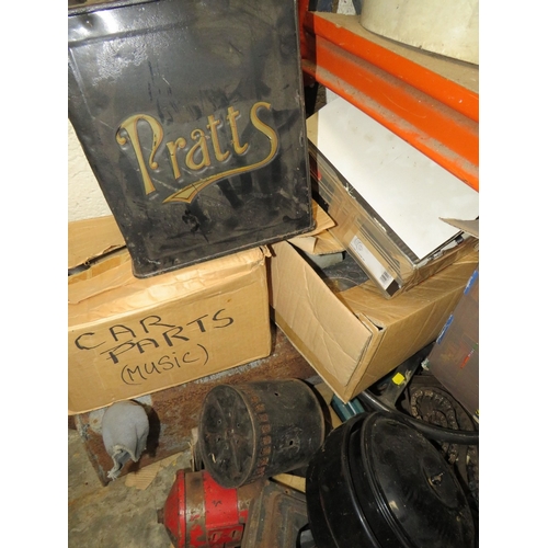 661 - A LARGE SELECTION OF VINTAGE CAR PARTS