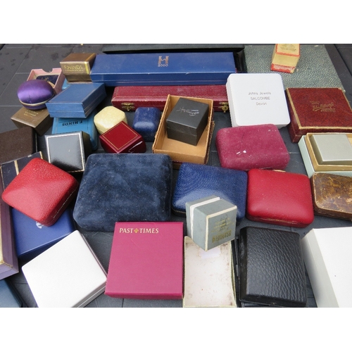 79 - A BOX OF VINTAGE JEWELLERY PRESENTATION BOXES