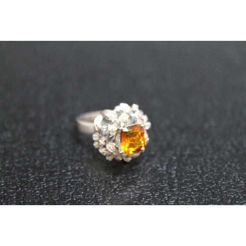 91 - AN 18K CITRINE STYLE ASHER CUT STONE AND DIAMOND RING, approx weight 6g, ring size L