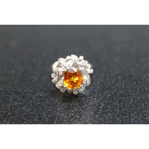 91 - AN 18K CITRINE STYLE ASHER CUT STONE AND DIAMOND RING, approx weight 6g, ring size L