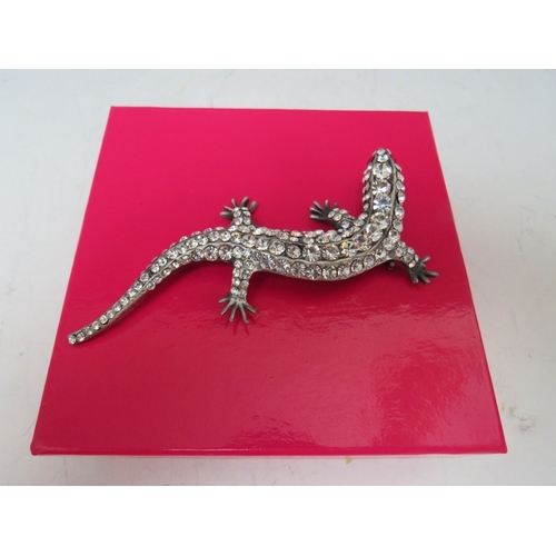 12 - FIVE REPTILE THEMED BUTLER AND WILSON JEWELLERY  ITEMS, comprising a articulated crocodile brooch - ... 