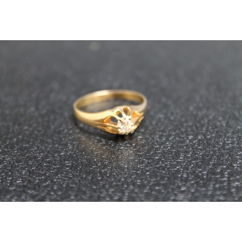 123 - A HALLMARKED 18 CARAT GOLD DIAMOND SOLITAIRE RING, the oval diamond being in a claw setting, approx ... 