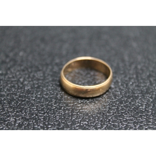 143 - A HALLMARKED 9 CARAT GOLD WEDDING BAND, approx weight 4.8g, ring size V