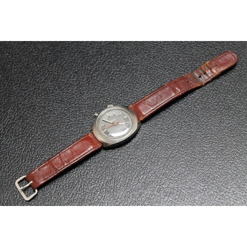 160 - OMEGA - A CHRONOSTOP WRIST WATCH, on leather strap, Dia 3.5 cm