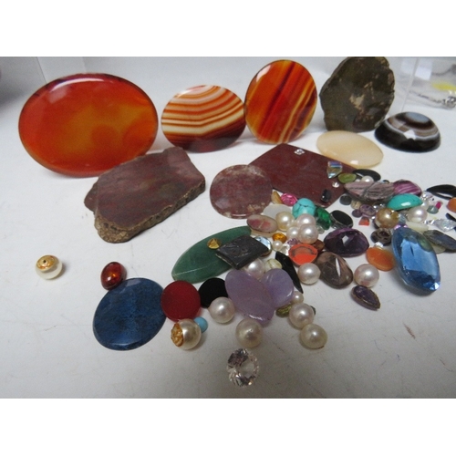 80 - A BOX OF VARIOUS GEM STONES, together with a selection of agate and blood stones