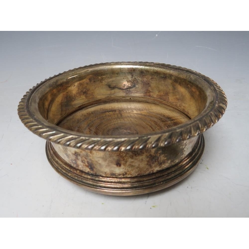 157 - A SMALL PAIR OF HALLMARKED SILVER BOTTLE COASTERS - BIRMINGHAM 1973, Dia. 9.5 cm, along with a plate... 