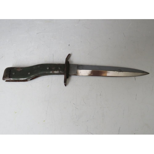 219 - A WW1 GERMAN BAYONET / KNIFE IN METAL SHEATH, blade L 15 cm, overall L 28 cm