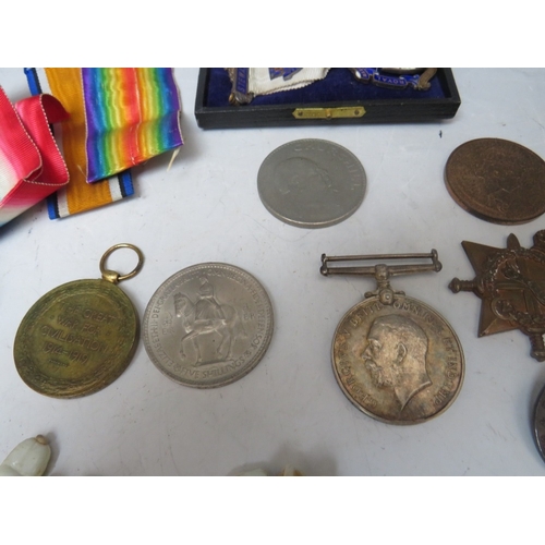 209 - A WW1 1914 / 1915 STAR TRIO NAMED TO L/SGT F.J. RAVENSCOFT CHES. R  (CHESHIRE), with a silver wound ... 