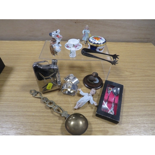 459 - A TRAY OF COLLECTABLES TO INCLUDE PIN CUSHION DOLL, SUGAR TONGS, COALPORT MINI CUP AND SAUCER PARKER... 