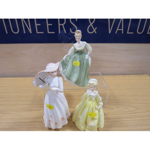 462 - A ROYAL WORCESTER FIGURINE