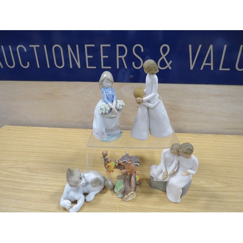 465 - FIVE FIGURINES TO INCLUDE LLADRO