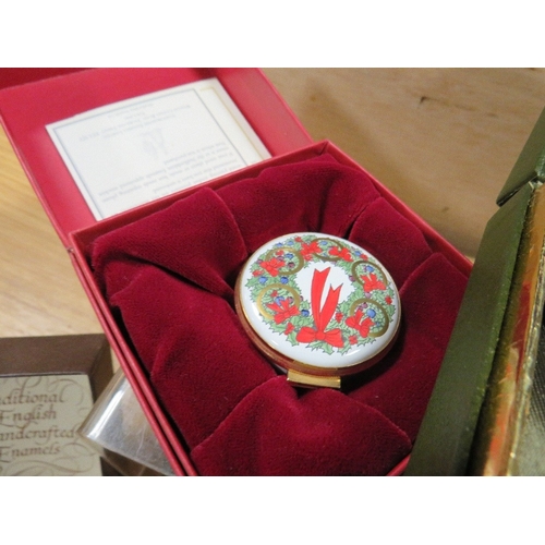 478 - A COLLECTION OF BOXED STAFFORDSHIRE ENAMEL BOXES