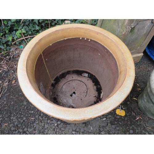 707 - FOUR ITEMS TO INCLUDE LARGE CERAMIC PLANTERS AND A CASTLE TYPE CHIMNEY POT