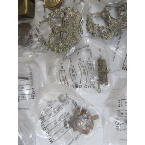 212 - A QUANTITY OF ASSORTED MILITARY BADGES ETC., to include Fusiliers & Scottish types