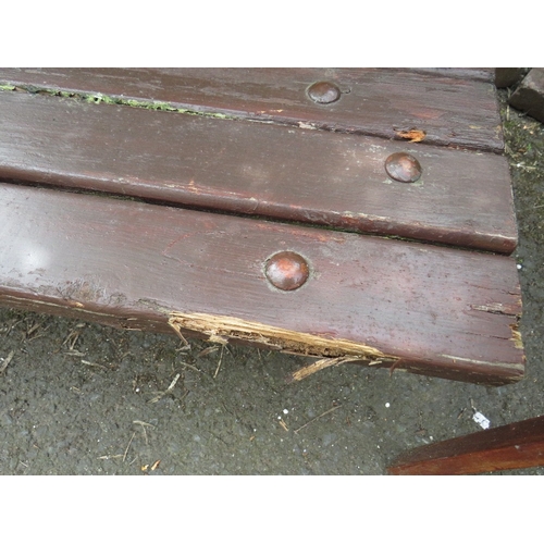 703 - A HEAVY VINTAGE CAST IRON GARDEN BENCH