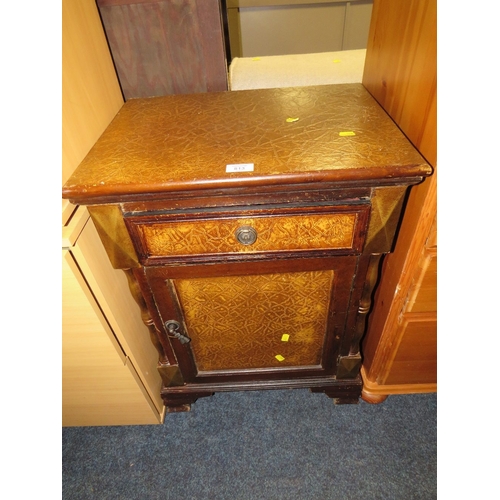 Lot 813       