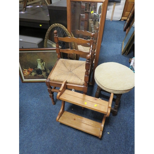 851 - AN OAK CORNER CHAIR, A STOOL, A MIRROR ETC (5)