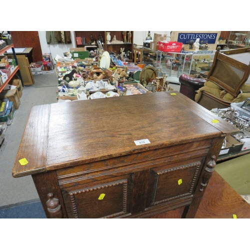 878 - A VINTAGE OAK SEWING BOX