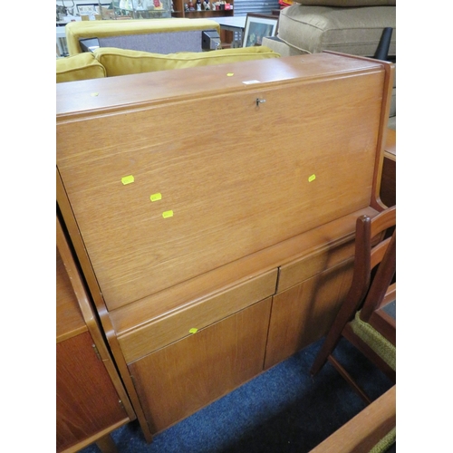 885 - A MID CENTURY TEAK BUREAU