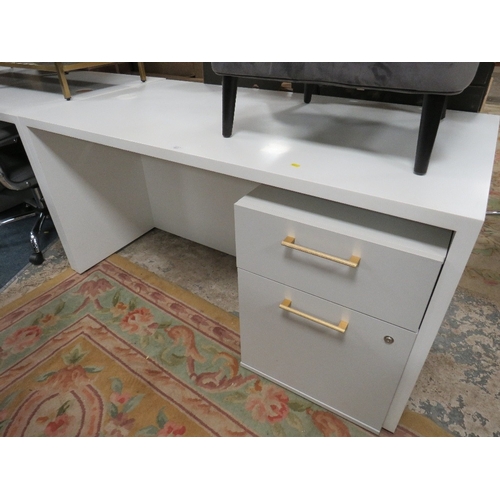 893 - A MODERN WHITE OFFICE DESK WITH TWO DRAWER FILING CABINET W- 150CM