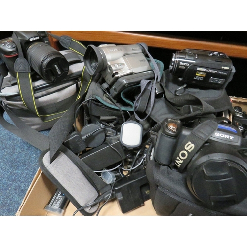 925 - TWO TRAYS OF ASSORTED CAMERAS AND PHOTOGRAPHIC EQUIPMENT TO INCLUDE NIKON DIGITAL CAMERA, PANASONIC ... 