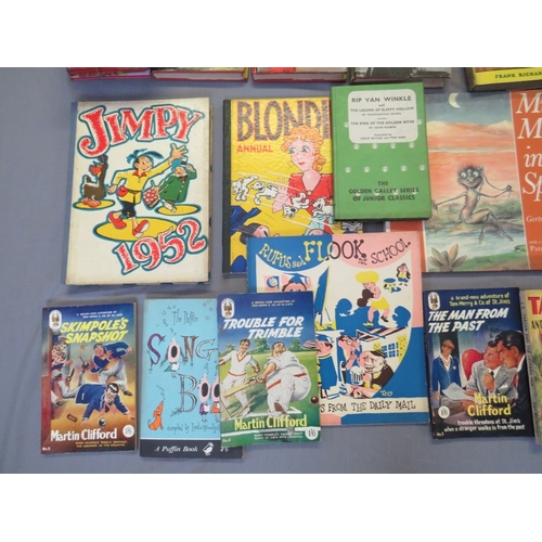 187 - A TRAY OF CHILDREN'S COLLECTABLE BOOKS, to inlcude Billy Bunter first edition, Biggles etc., plus 19... 