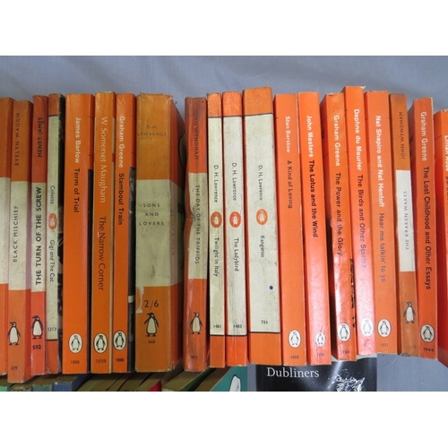 189 - ONE TRAY OF VINTAGE PENGUIN PAPERBACK BOOKS, orange and green (69)