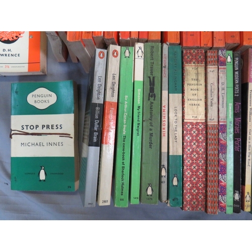 189 - ONE TRAY OF VINTAGE PENGUIN PAPERBACK BOOKS, orange and green (69)