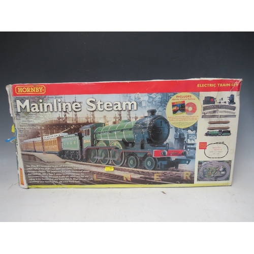 391 - A BOXED HORNBY '00' GAUGE MAINLINE ELECTRIC TRAIN SET, comprising LNER 4-6-0 locomotive, two coaches... 