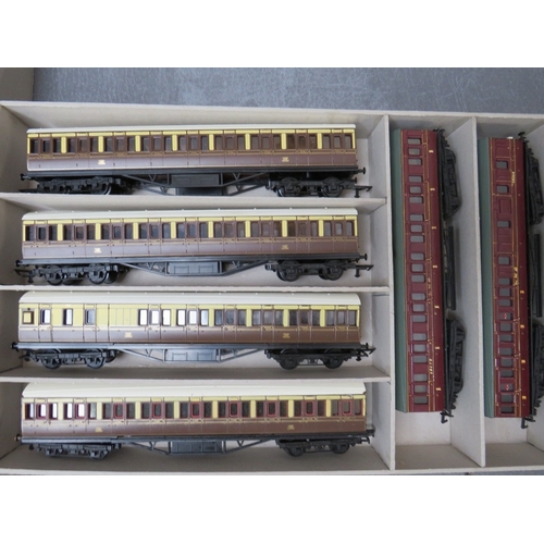 394 - A BOX CONTAINING SIXTEEN 00 GAUGE CARRIAGES, by Mainline, Airfix etc