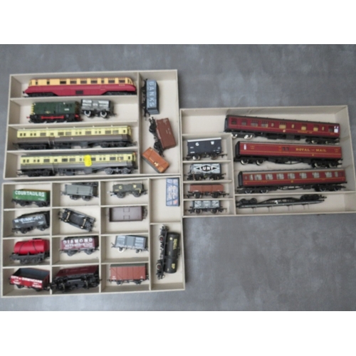 395 - A BOX CONTAINING 00 GAUGE HORNBY DIESEL LOCOMOTIVE, Bachmann Shunter, five carriages by Hornby, Airf... 