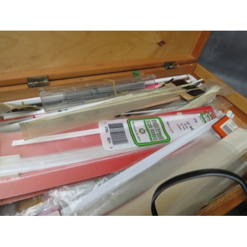 400 - A BOX CONTAINING TRAIN SET TRANSFORMER, modellers tools, Panier tank kit, badger airbrush spray set,... 