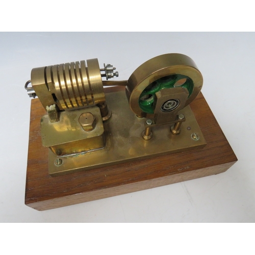 381 - A FLAME / VACUUM ENGINE ON WOODEN PLINTH, with build plans