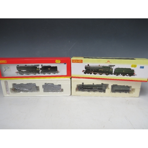 401 - A PAIR OF BOXED HORNBY 00 GAUGE SCALE DCC READY STEAM LOCOMOTIVES WITH TENDERS, to include Class Q1 ... 