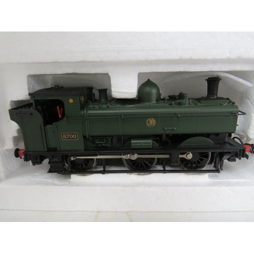 409 - THREE BOXED BACHMANN 00 GAUGE SCALE TANKS, to include 31901A 8700 /GWR Shirtbutton, 31903 Pannier ta... 